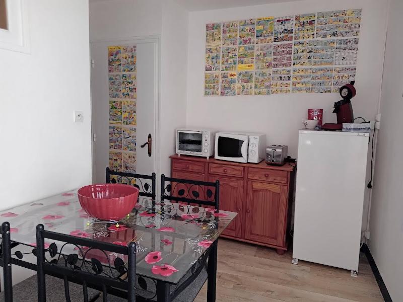 Appartement Le Labyrinthe Du Peintre Bransat Exteriér fotografie
