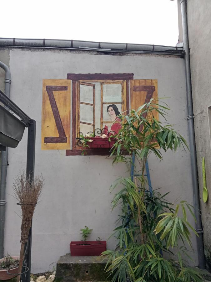 Appartement Le Labyrinthe Du Peintre Bransat Exteriér fotografie